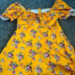 Ruched bust puff sleeve floral dress